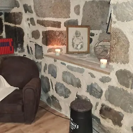 Holiday home Maison Auvergnate Pailherols